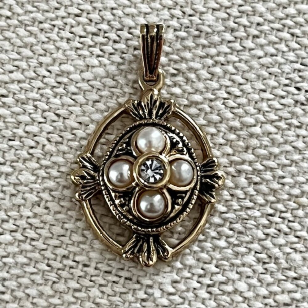 Vintage Pendant Gold Tone Pearl Crystal Victorian Style